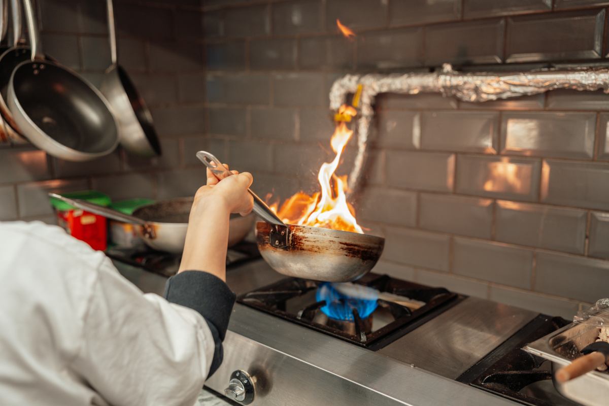 Smart Cooking Tips That Save Time, Money, and Stress in the Kitchen